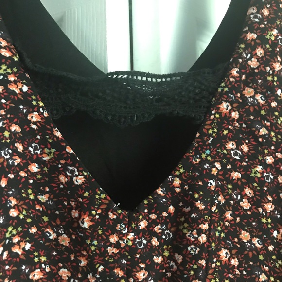 Romper - Picture 2 of 5